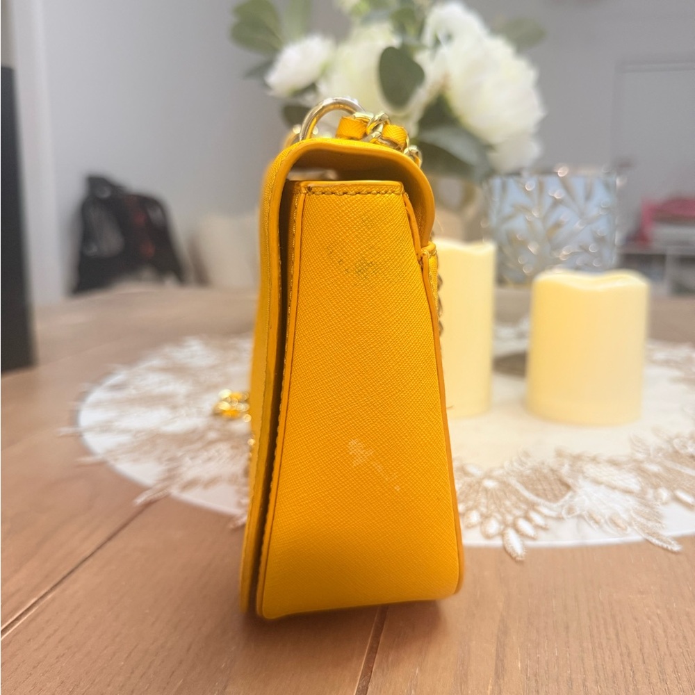 Tory Burch Vibrant Yellow Shoulder Bag - Picture 2 of 11